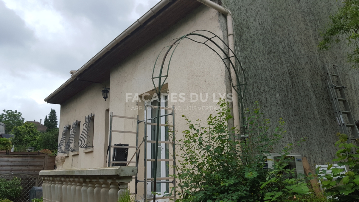 Peintures façades d'une maison à Ozoir la Ferrière, 77330, Seine et Marne