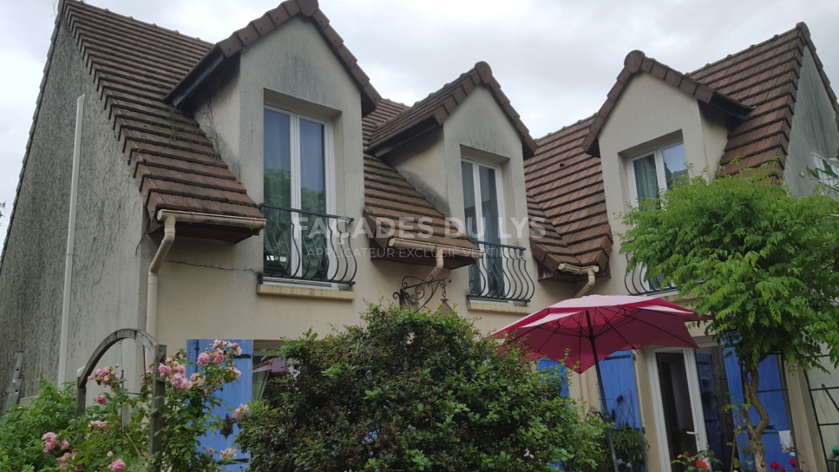 Façade avant travaux des façadiers Façades du Lys à Tournan-en-brie : état initial de la façade Façadier d'une maison à Tournan en brie, 77220, Seine et Marne